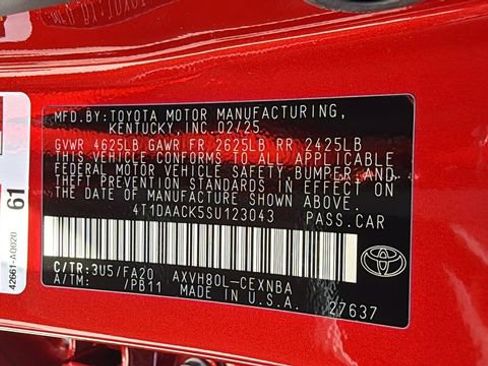 Used 2025 Toyota Camry LE w/ Convenience Package image 29