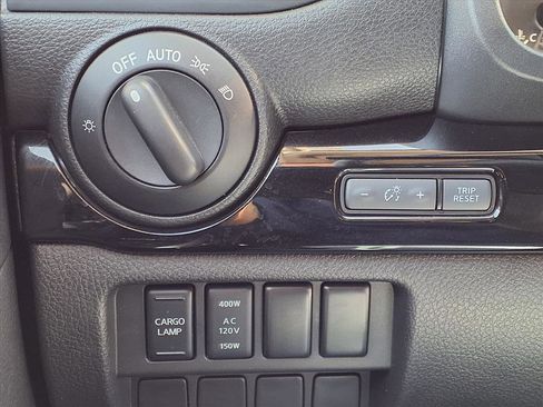 Certified 2024 Nissan Titan SV w/ SV Convenience Package image 11