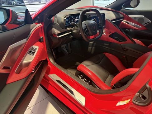 Used 2024 Chevrolet Corvette Stingray Preferred Cpe w/ Z51 Performance Package image 7