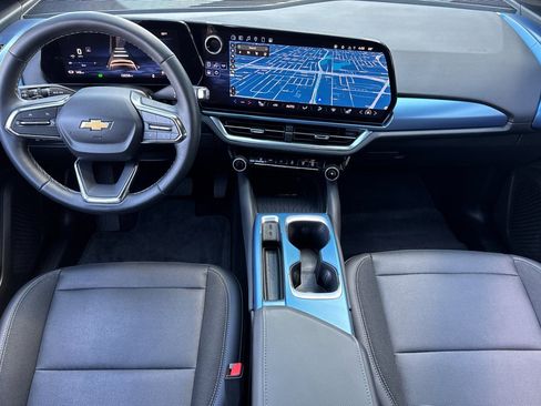 Used 2025 Chevrolet Equinox EV LT w/ Convenience Package image 16