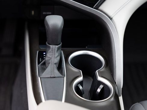 Used 2021 Toyota Camry LE image 19