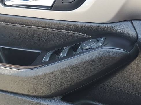 Used 2018 Chevrolet Traverse LT w/ LPO, Floor Liner Package AWD/4WD image 23