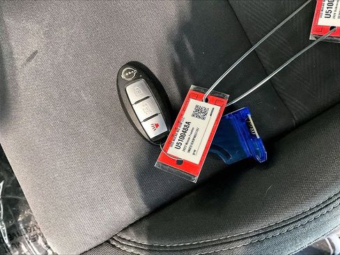 Used 2023 Nissan Frontier SV w/ Midnight Edition Package image 32