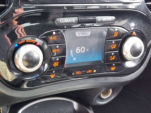 Used 2015 Nissan Juke SV w/ Technology Package image 15