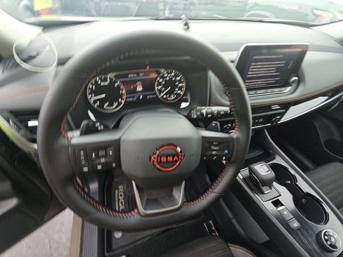 Certified 2025 Nissan Rogue SV AWD/4WD image 11