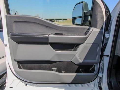 Used 2025 Ford F250 XLT w/ FX4 Off-Road Package image 11