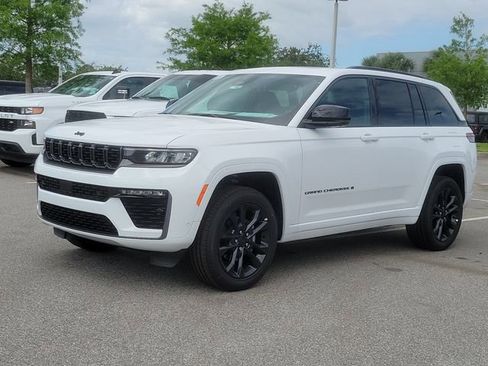 New 2026 Jeep Grand Cherokee Limited AWD/4WD image 2