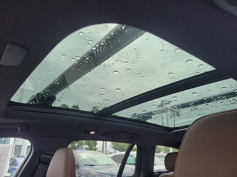 Used 2023 Volvo V60 B5 Cross Country Plus image 12