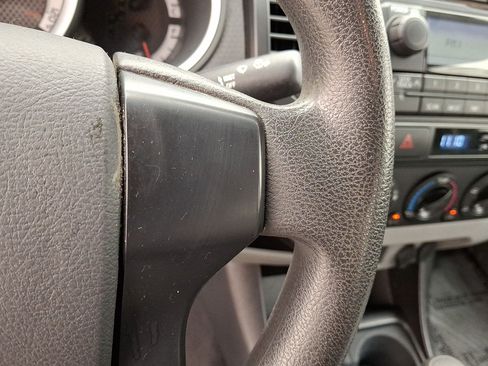 Used 2012 Toyota Tacoma 4x4 Access Cab image 18