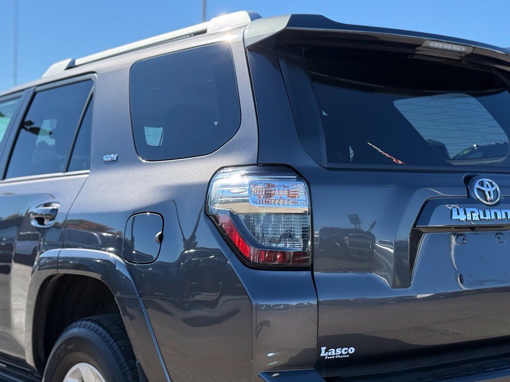 Used 2016 Toyota 4Runner SR5 AWD/4WD image 37