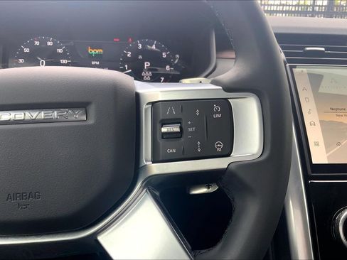 Certified 2025 Land Rover Discovery Dynamic SE AWD/4WD image 24