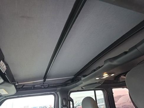 Used 2022 Jeep Wrangler Unlimited Sport image 14