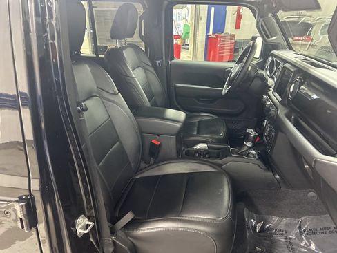 Used 2020 Jeep Wrangler Unlimited Sahara AWD/4WD image 10