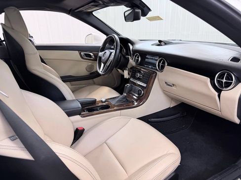 Used 2014 Mercedes-Benz SLK 250 image 19