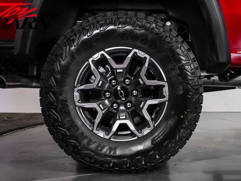 Used 2026 Chevrolet Colorado ZR2 w/ Technology Package AWD/4WD image 19