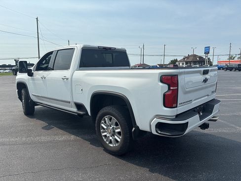 Used 2024 Chevrolet Silverado 3500 High Country w/ High Country Premium Package AWD/4WD image 4