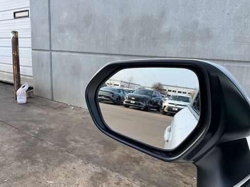 Used 2025 Toyota Corolla LE image 18