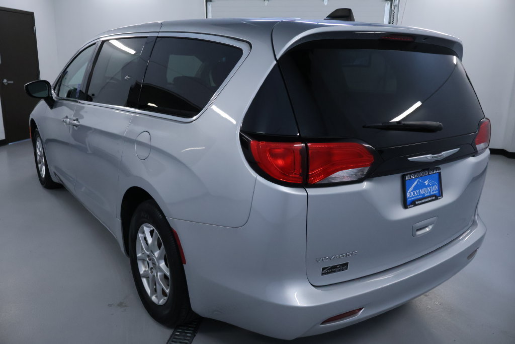 Used 2023 Chrysler Voyager LX FWD image 6
