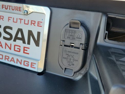 Used 2024 RAM 1500 Laramie AWD/4WD image 27