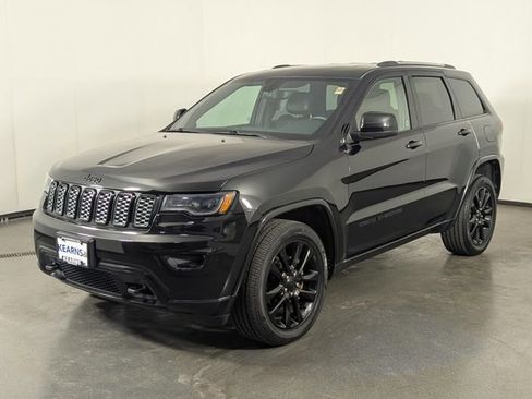Used 2020 Jeep Grand Cherokee Altitude image 4