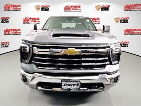 Used 2025 Chevrolet Silverado 2500 LTZ w/ LTZ Convenience Package image 12