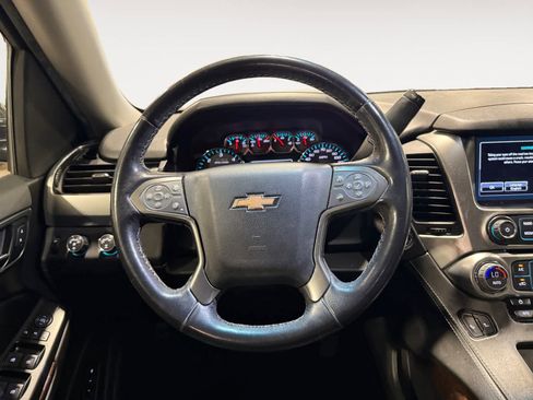 Used 2019 Chevrolet Suburban LT image 13