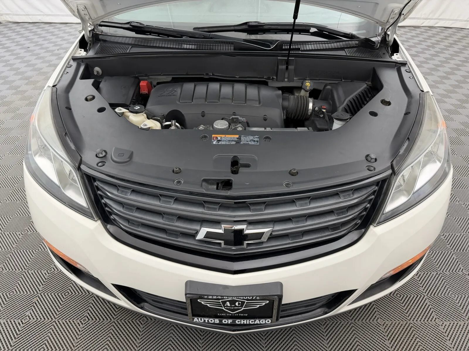 Used 2015 Chevrolet Traverse LT w/ Style and Technology Package FWD image 31