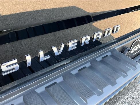 Used 2018 Chevrolet Silverado 1500 Custom w/ Trailering Package AWD/4WD image 10