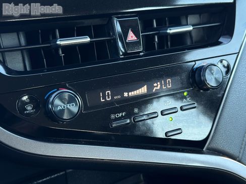 Used 2023 Toyota Camry SE image 21