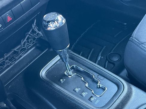 Used 2018 Jeep Wrangler Unlimited Sport S image 22