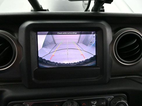 Used 2019 Jeep Wrangler Sport image 26