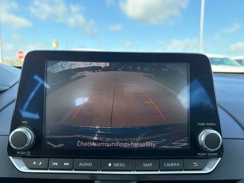 Used 2021 Nissan Altima 2.5 SL FWD image 18