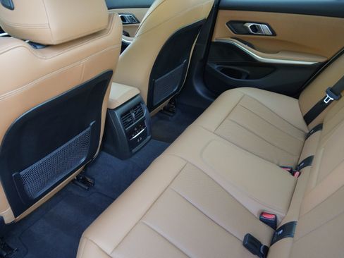 Used 2023 BMW 330i Sedan w/ Premium Package RWD image 35