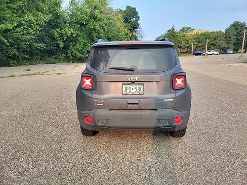 Used 2022 Jeep Renegade Latitude w/ Convenience Group AWD/4WD image 14