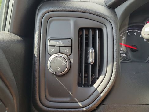 Used 2026 Chevrolet Silverado 1500 Custom RWD image 30