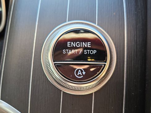 Used 2023 Mercedes-Benz GLC 300 GLC 300 image 38