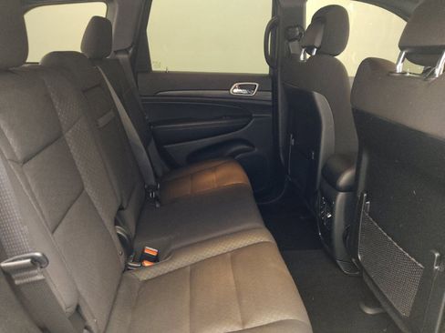 Used 2020 Jeep Grand Cherokee Laredo AWD/4WD image 19