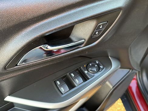 Used 2024 Chevrolet Trax RS w/ Sunroof Package image 22