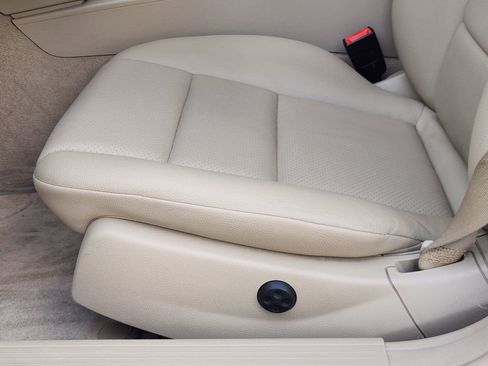 Used 2012 Mercedes-Benz C 250 Sedan image 23