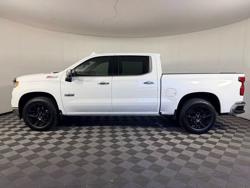 Used 2023 Chevrolet Silverado 1500 LTZ w/ Z71 Off-Road Package AWD/4WD image 11