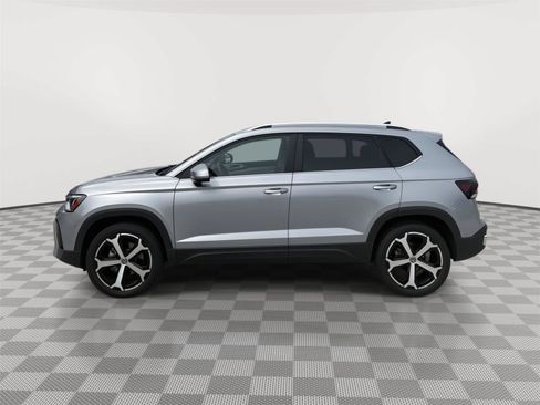 Certified 2025 Volkswagen Taos SEL AWD/4WD image 6