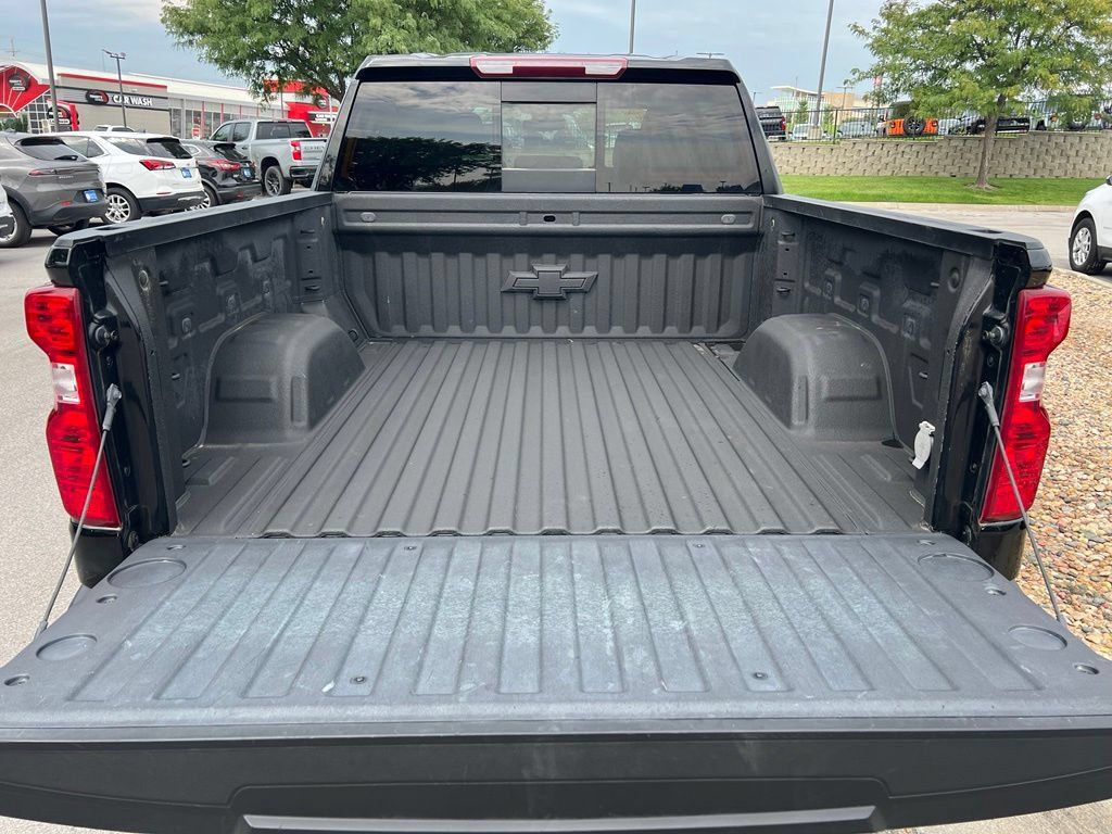 Used 2024 Chevrolet Silverado 1500 LT AWD/4WD image 22