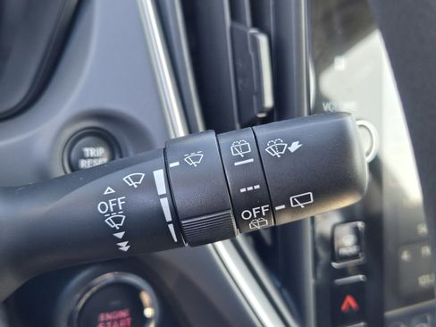 Used 2025 Subaru Crosstrek 2.0i Premium AWD/4WD image 26