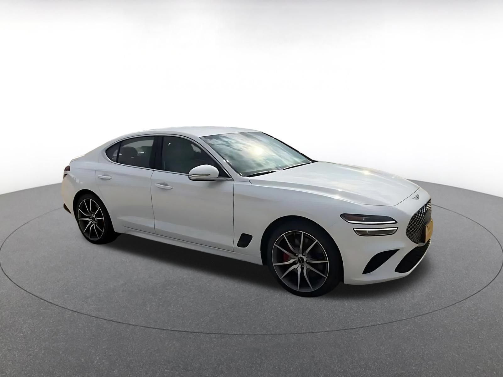 Used 2025 Genesis G70 2.5T AWD/4WD image 2
