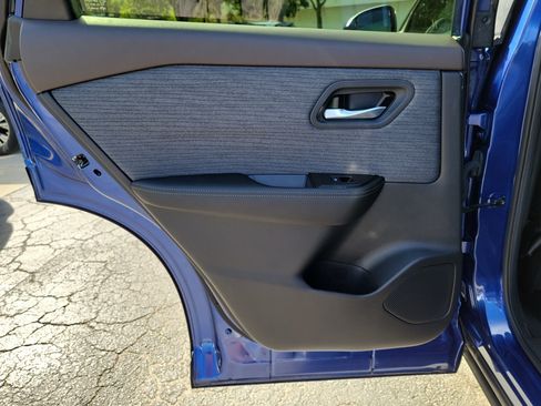 Certified 2023 Nissan Rogue SV FWD image 10