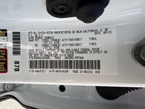 Used 2020 Toyota Tacoma TRD Sport AWD/4WD image 27