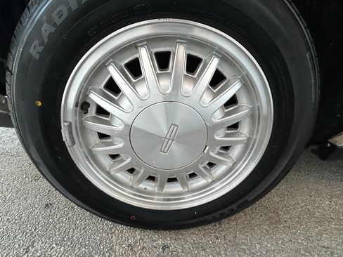 Used 1997 Lincoln Town Car Cartier image 14