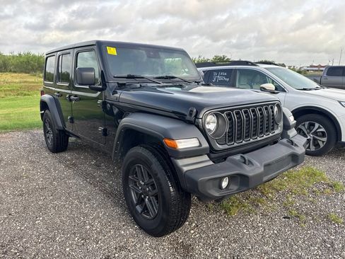 Used 2024 Jeep Wrangler Unlimited Sport AWD/4WD image 2