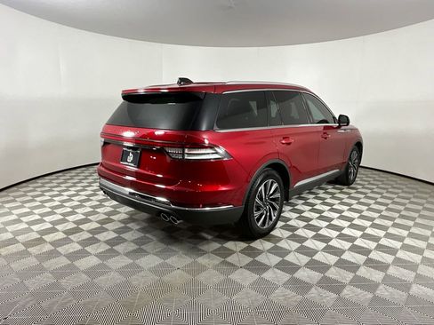 Used 2025 Lincoln Aviator 2WD image 4