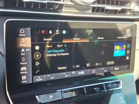 New 2025 Maserati Grecale GT image 13